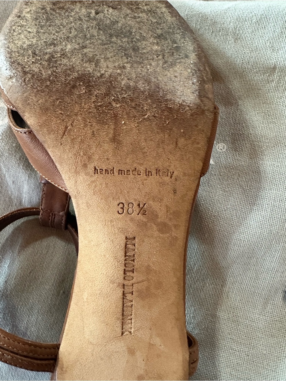 Manolo Blahnik Brown Leather T-Strap Heeled Sandals - Picture 4 of 6